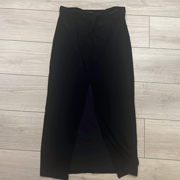 ✨NWT✨ FOREVER 21 Slinky Crop Top and Midi Skirt Set - Picture 9 of 9